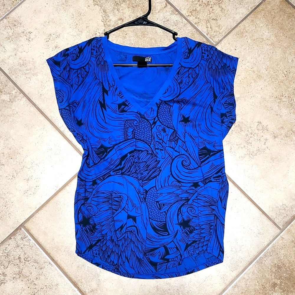 Fox tshirt vneck